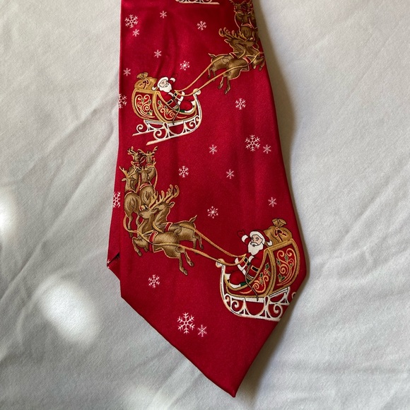 Holiday Hallmark Traditions Santa Tie - Picture 2 of 5